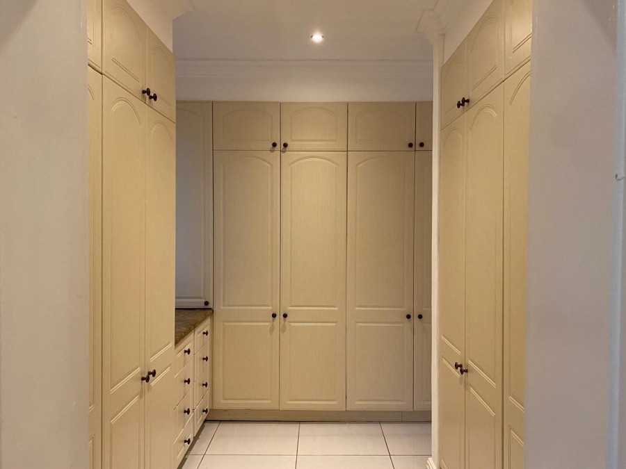 5 Bedroom Property for Sale in Constantia Western Cape